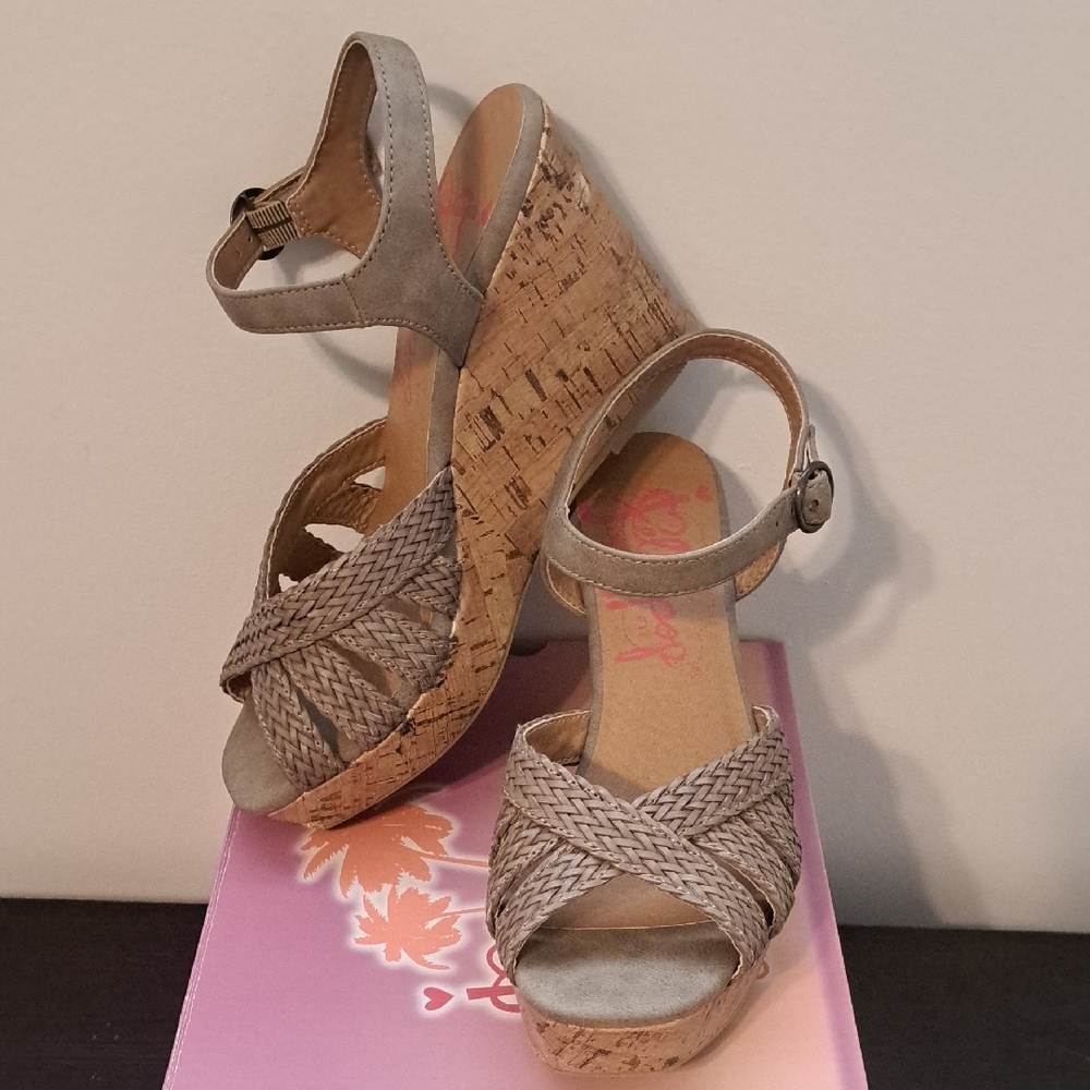 Stylish Brown Wedge Sandals